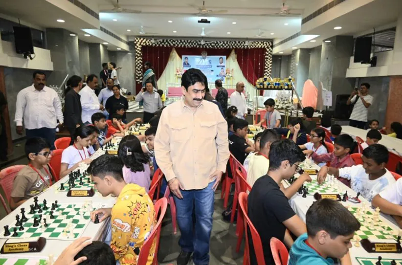 Adarsh Swarajya | बुध्दिबळ स्पर्धेसाठी ३४५ खेळाडूंचा सहभाग