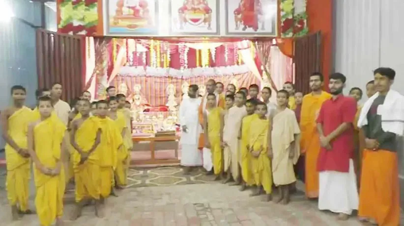 Adarsh Swarajya | बालब्रह्मचारी स्वामींची मतदार यादीत ५० मुलांचे पिता...