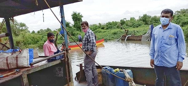 Adarsh Swarajya | अवैध वाळू उपसा करणार्‍यांवर कारवाई