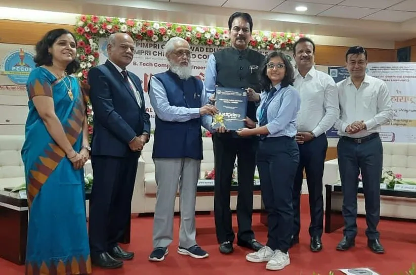 Adarsh Swarajya | मातृभाषेतून शिक्षणामुळे वाढतो आत्मविश्वास अन् यशाची...
