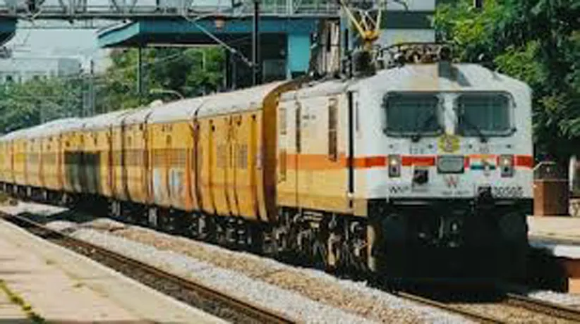 Adarsh Swarajya | आठवड्यातून तीन दिवस दिवा-चिपळूण अनारक्षित मेमू सेवा