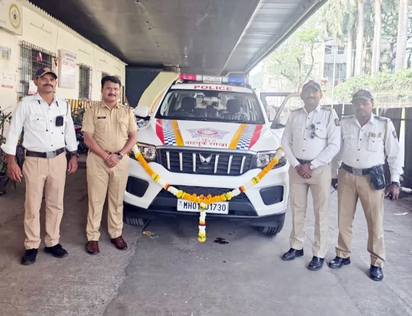Adarsh Swarajya | भोईवाडा ट्राफिक पोलिसांना नवीन वाहनाची भेट