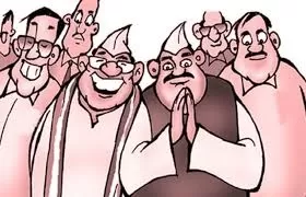 Adarsh Swarajya | आरोप - प्रत्यारोपांचे राजकारण