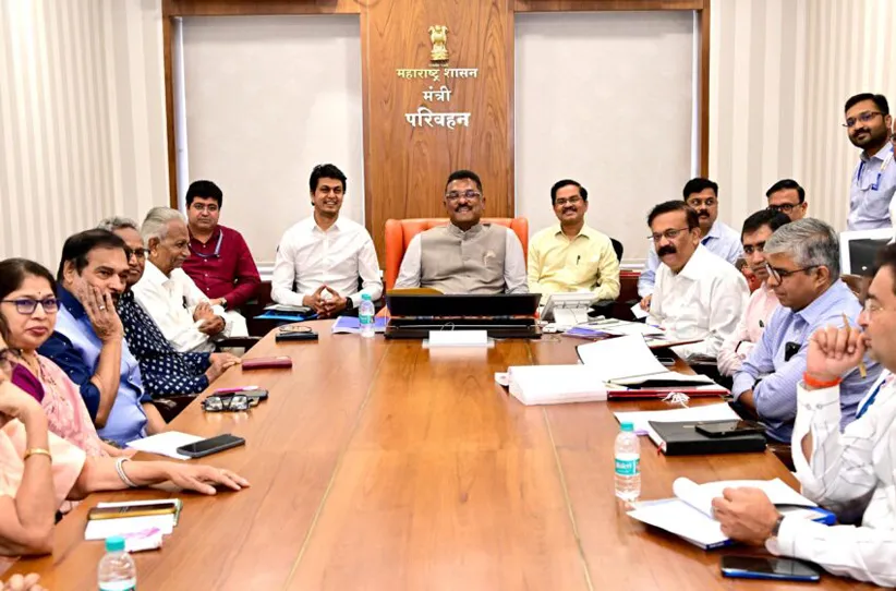 Adarsh Swarajya | अमराठी वाहनचालकांना मराठी भाषा शिकण्यासाठी...