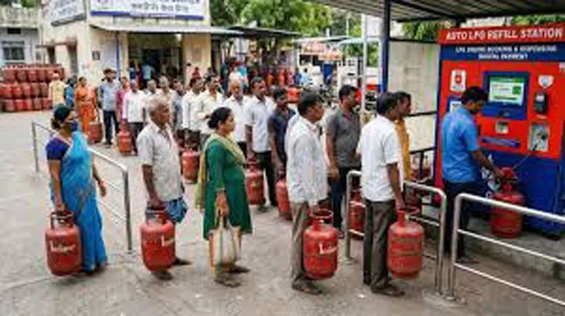 Adarsh Swarajya | देशात आता LPG ATM सुरू
