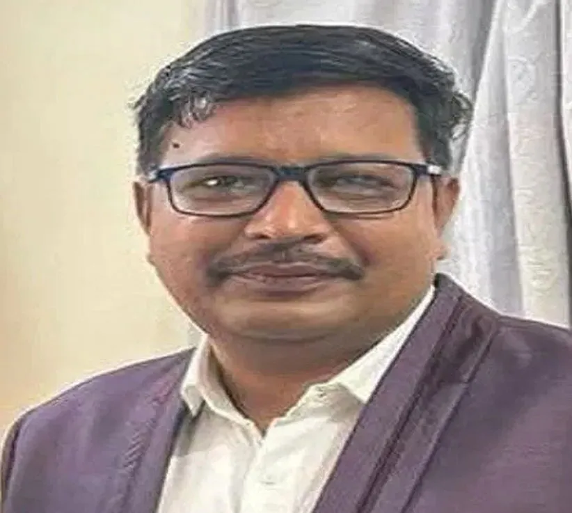 Adarsh Swarajya | प्रसिद्ध मानसोपचार तज्ज्ञाने विषारी इंजेक्शन टोचून...