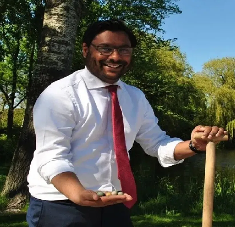 Adarsh Swarajya | नेदरलँडचा महापौर आईच्या शोधात नागपूरात दाखल