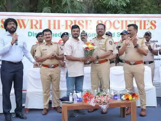 Adarsh Swarajya | शिवडी, मुंबईतील टी. जे. रोडवरील अनधिकृत प्रकारांवर...