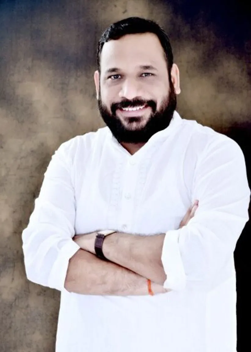 Adarsh Swarajya | तेल व गॅस वितरकांनी शासनाच्या नियमांचे काटेकोर पालन...