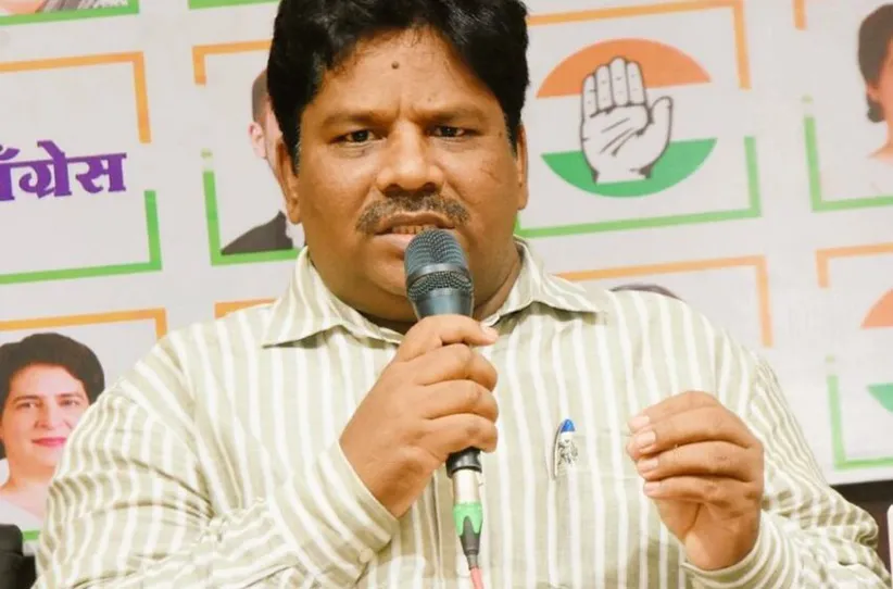 Adarsh Swarajya | मोर्चावर संताप व्यक्त करणाऱ्या महिलेचे भाजपा आयटी सेल व...