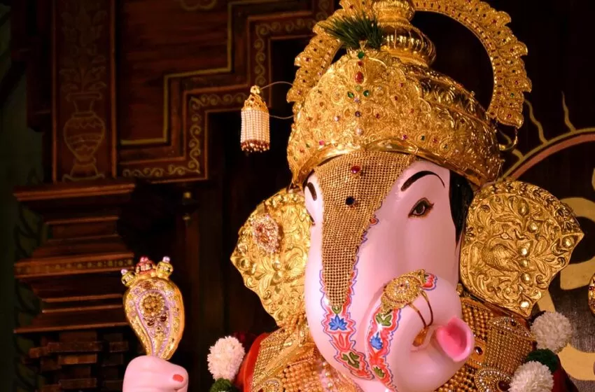 Adarsh Swarajya | महाराष्ट्रातील सर्वात प्रिय देवता, दगडूशेठ हलवाई गणपती...
