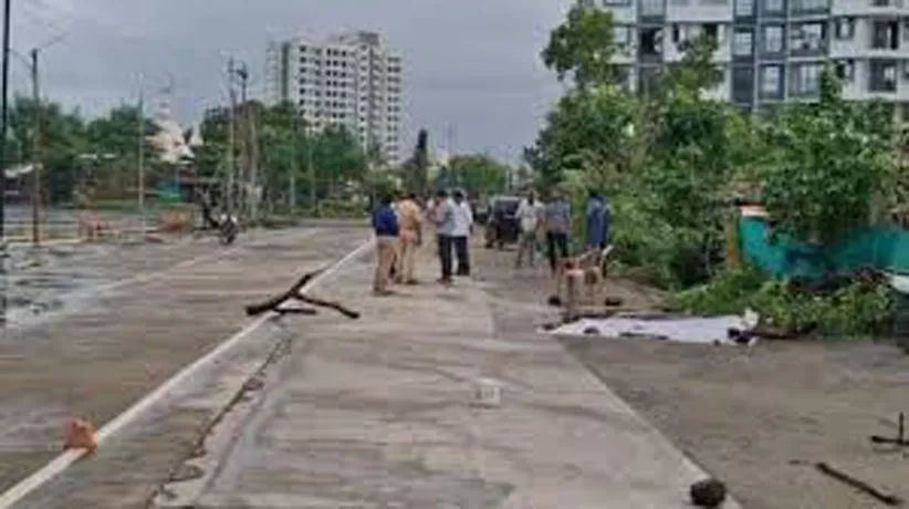 Adarsh Swarajya | बदलापुरमध्ये भाजप आमदाराच्या बंगल्याबाहेर गोळीबार