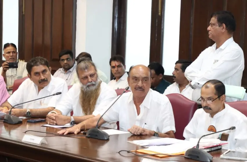 Adarsh Swarajya | बेस्ट कामगारांच्या प्रश्नांवर लवकर तोडगा निघेल, कामगार...