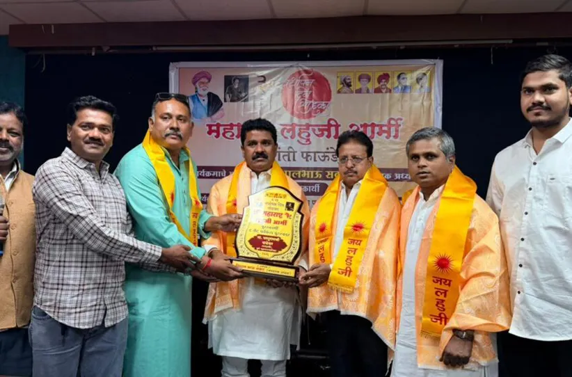 Adarsh Swarajya | उपमहापौर परशुराम वाडेकर यांना ‘दि ग्रेट फकीरा’...