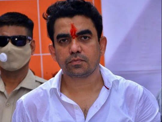 Adarsh Swarajya | काळेंच्या अटकेसाठी महिला पदाधिकारी आक्रमक
