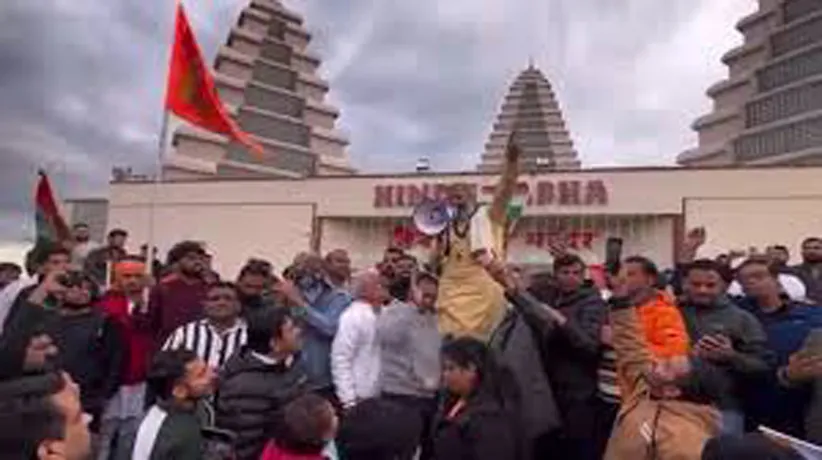 Adarsh Swarajya | कॅनडामध्ये हिंदू मंदिराच्या पुजाऱ्याची हकालपट्टी
