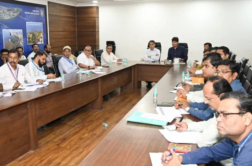 Adarsh Swarajya | रस्‍ते काँक्रिटीकरण कामे करताना सूक्ष्म नियोजन करावे,...