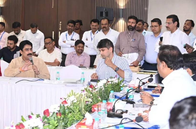 Adarsh Swarajya | नागरीक मरनयातना भोगत आहे मात्र प्रशासनाचे दुर्लक्ष… खा...